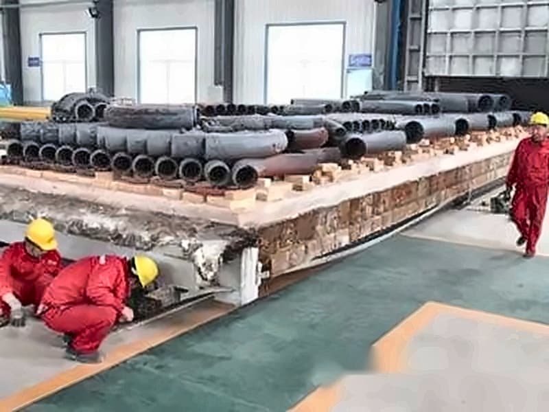 Carga de tratamiento térmico — montaje en carro de horno